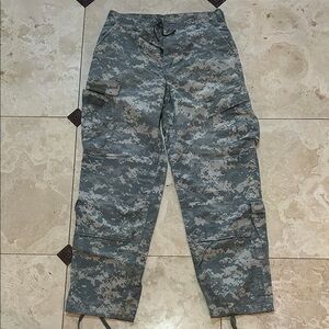 Rouge Helium Gray Camo Cargo Pants